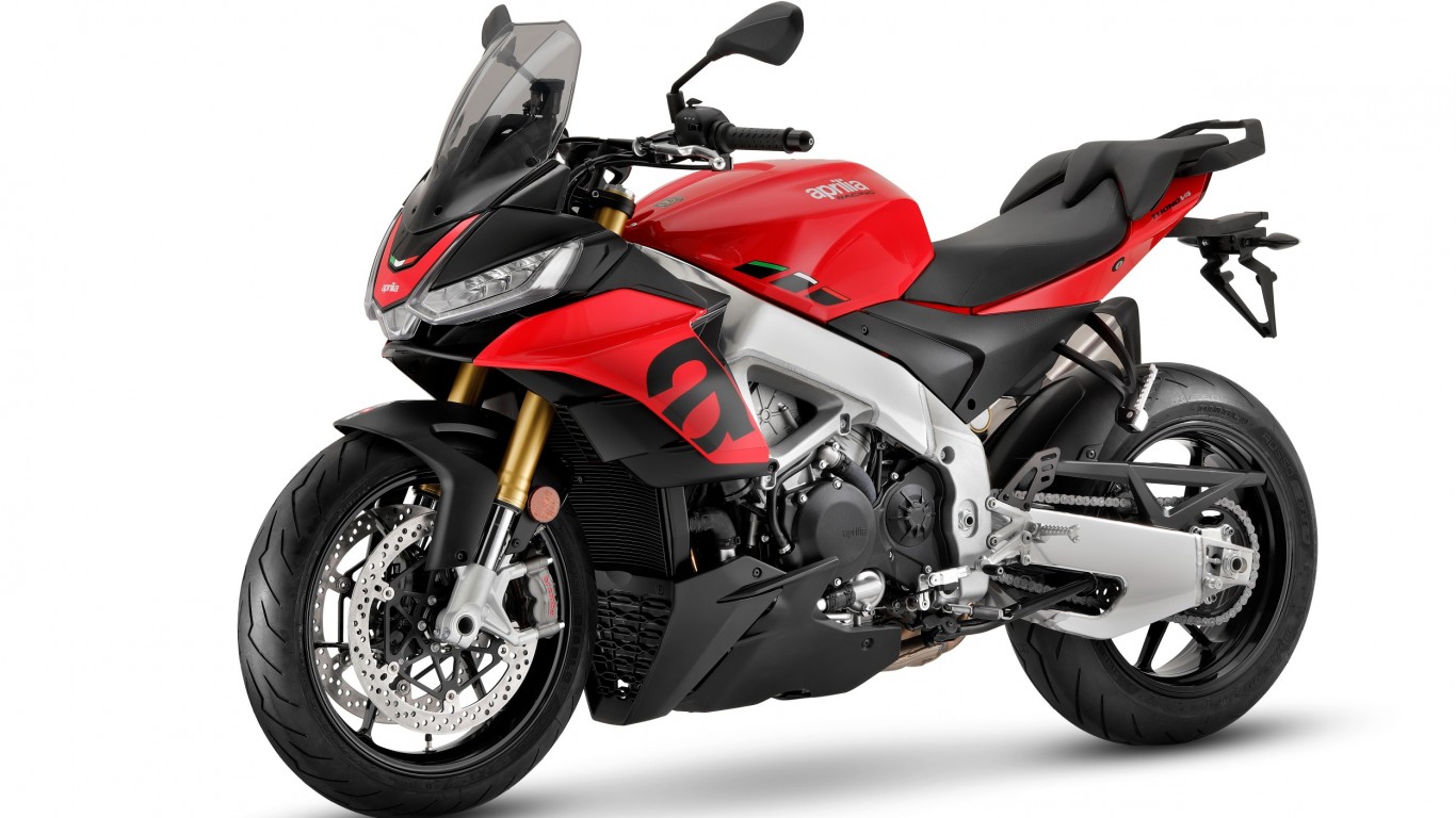 02-aprilia-tuono-v4-torque-red