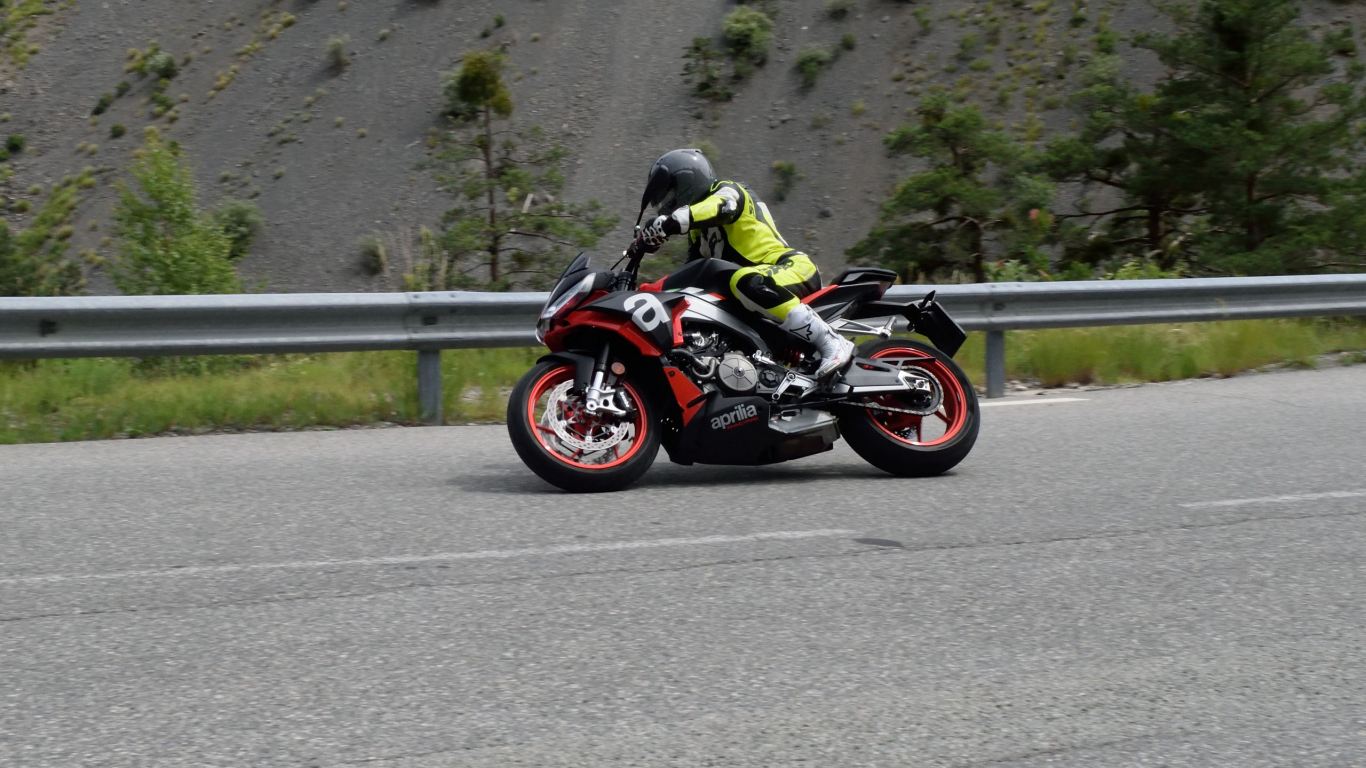 Aprilia-Tuono-660-DDG-Mag-test-2-3