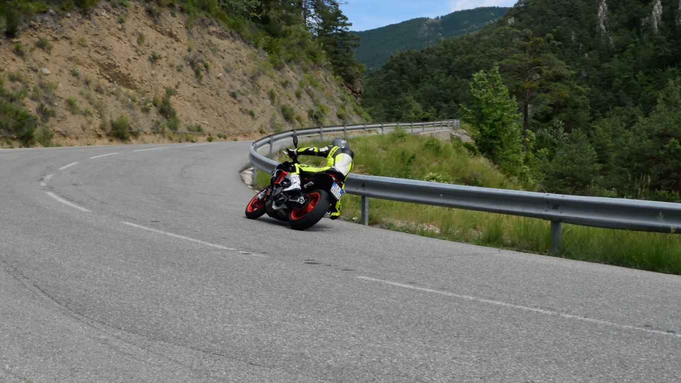 Aprilia-Tuono-660-DDG-Mag-test-2-4