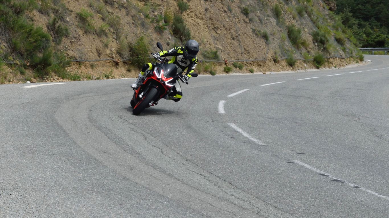 Aprilia-Tuono-660-DDG-Mag-test-3-3