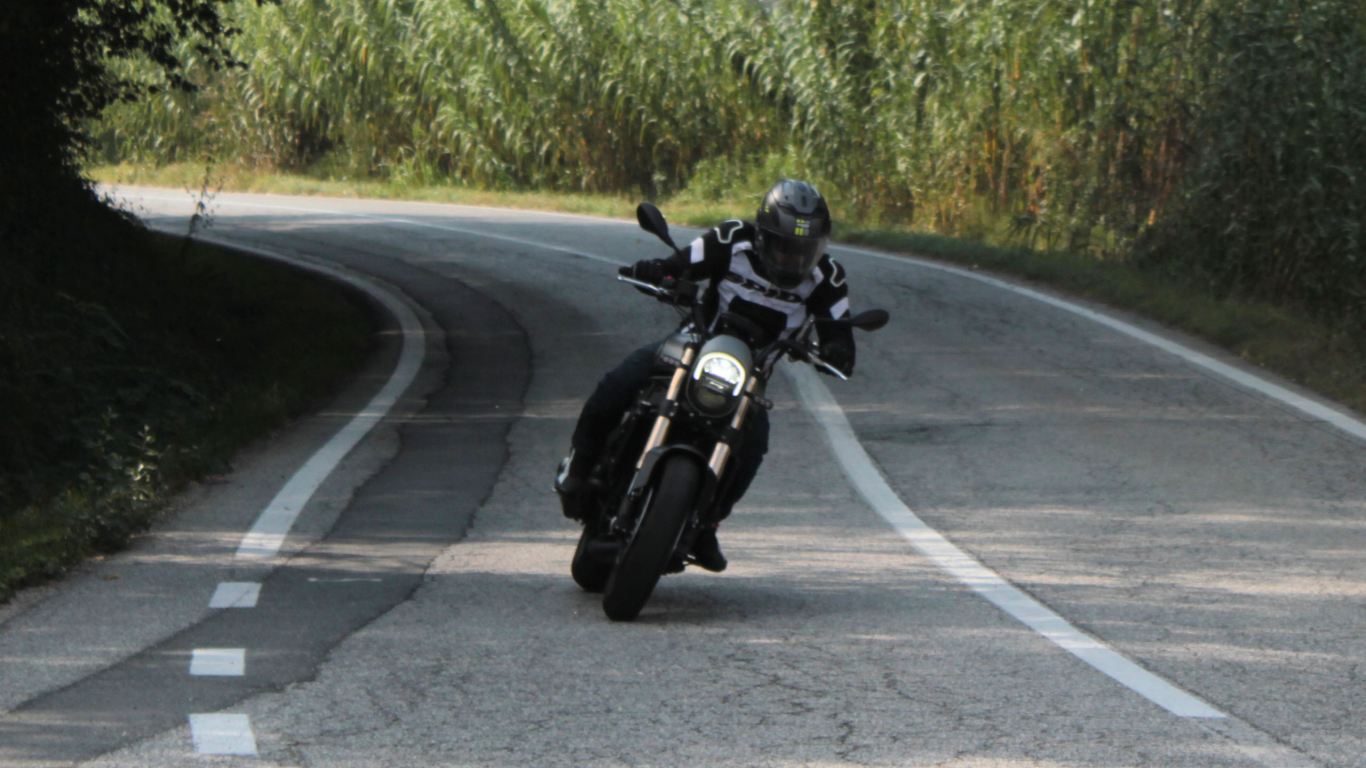 benelli-leoncino-800-dynamic-2-2