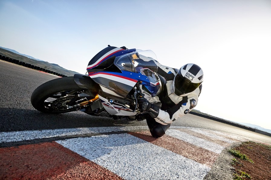 BMW-HP4-Race-pista (11)