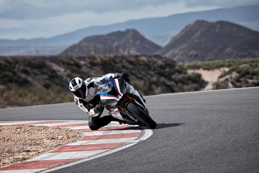 BMW-HP4-Race-pista (31)