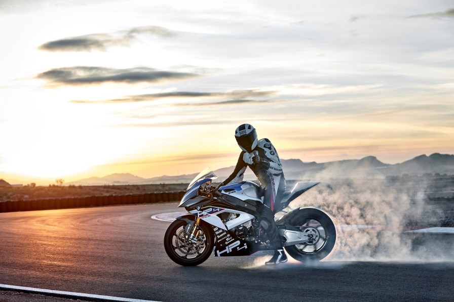 BMW-HP4-Race-pista (32)