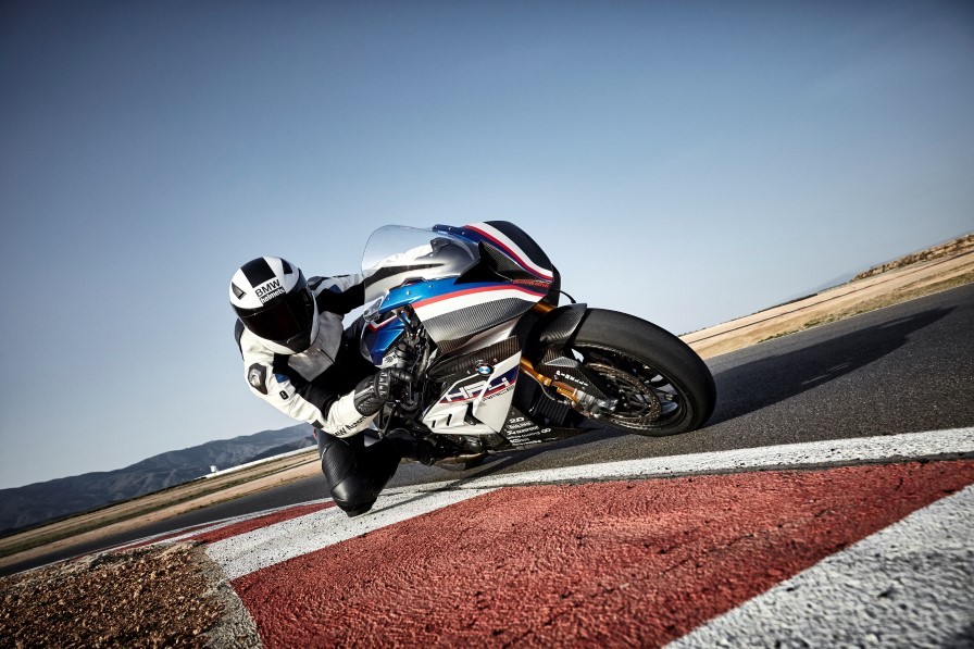 BMW-HP4-Race-pista (8)