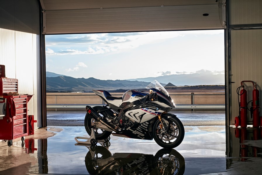 BMW-HP4-Race-staticBMW-HP4-Race-static-3