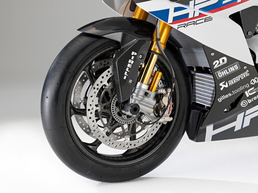 BMW-HP4-Race-studio (11)