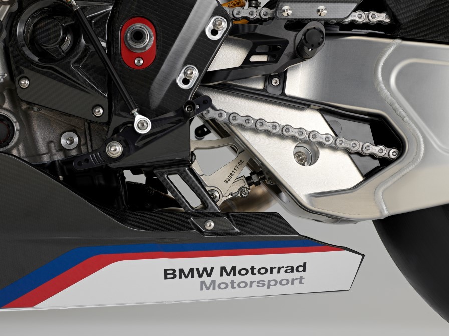 BMW-HP4-Race-studio (12)