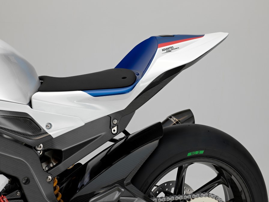 BMW-HP4-Race-studio (13)