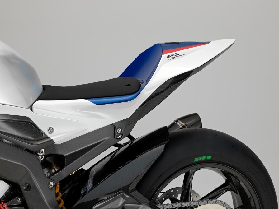 BMW-HP4-Race-studio (14)