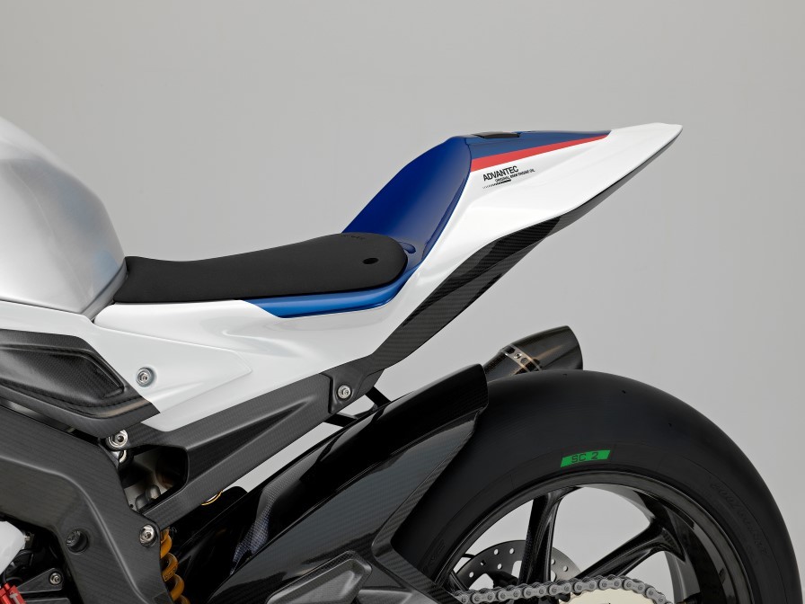 BMW-HP4-Race-studio (15)