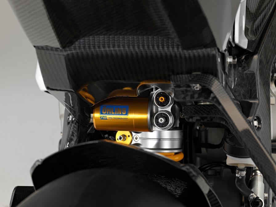 BMW-HP4-Race-studio (17)