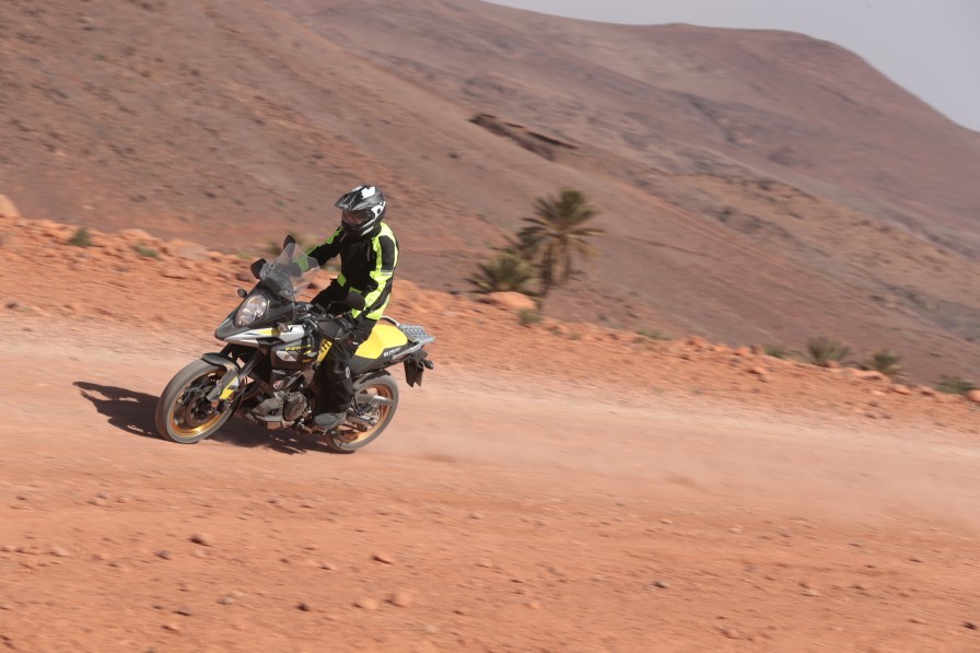 Bridgestone-Battlax-Adventure-A41-offroad3