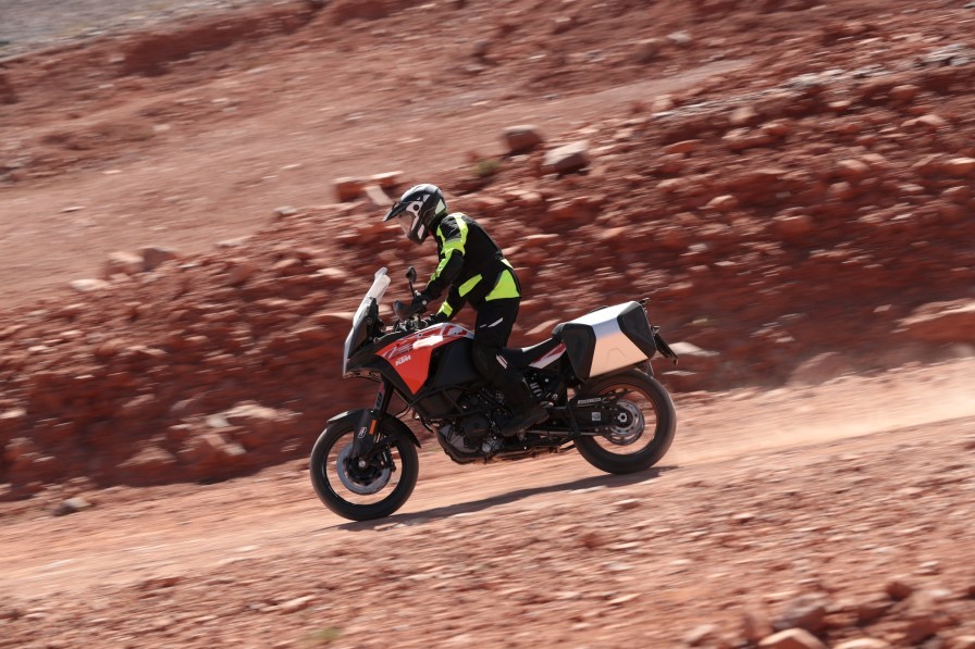 Bridgestone-Battlax-Adventure-A41-offroad6