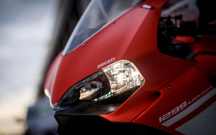 Ducati-1299-Superleggera-hi_res_3