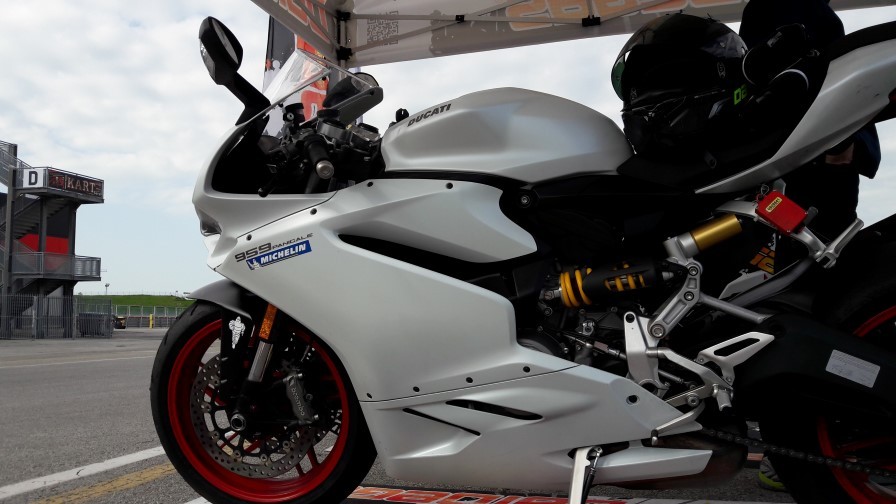 ducati-959-test-simona-pastrone-daidegas-static-19