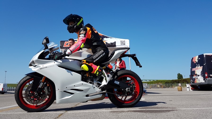 ducati-959-test-simona-pastrone-daidegas-static-9