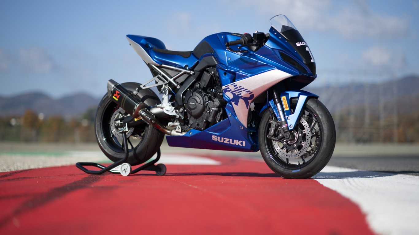 suzuki-gsx-8r-cup-3