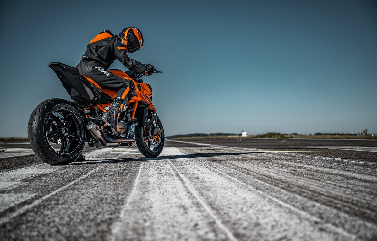 MY24-KTM-1390-SUPER-DUKE-R_EVO-6