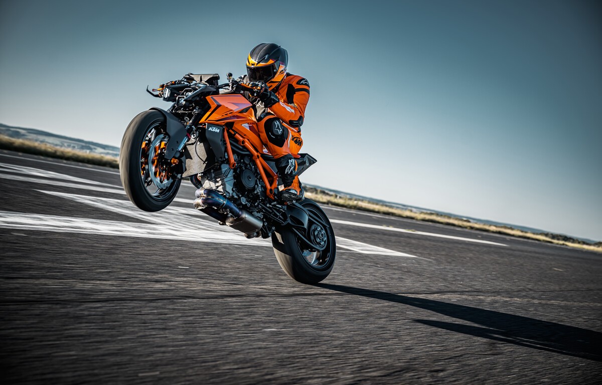 MY24-KTM-1390-SUPER-DUKE-R_EVO