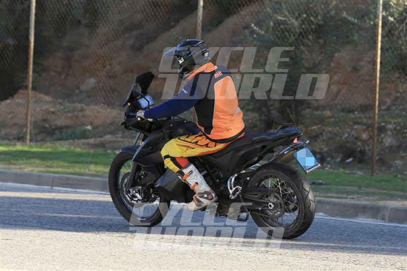 ktm-790-adventure-spy-photo-25