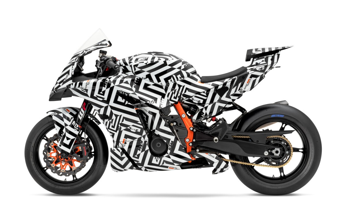 2025-KTM-990-RC-11