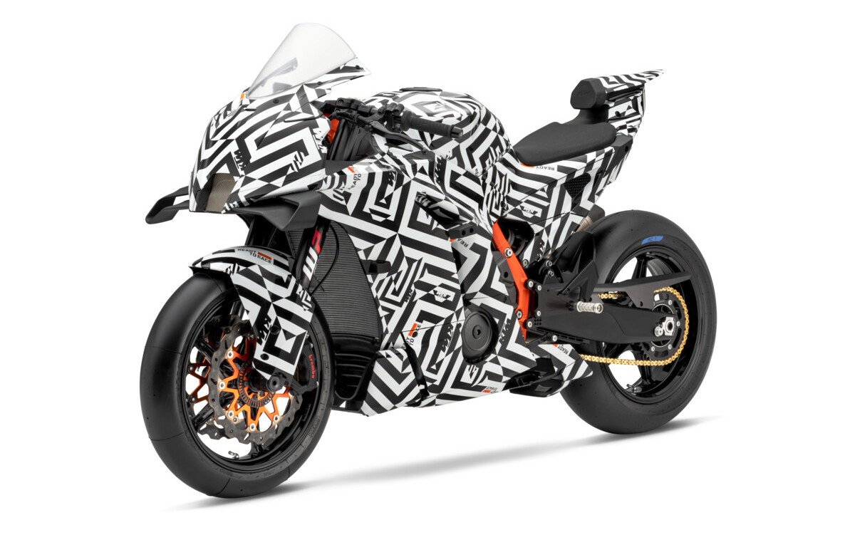 2025-KTM-990-RC-16