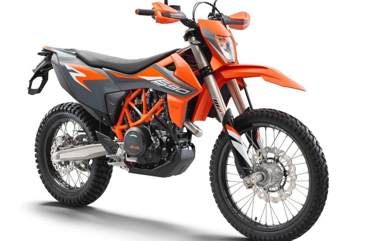 KTM-690-ENDURO-R-2021-front-right