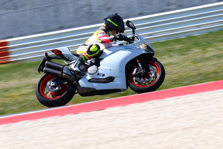 ducati-959-test-simona-pastrone-daidegas-track-4