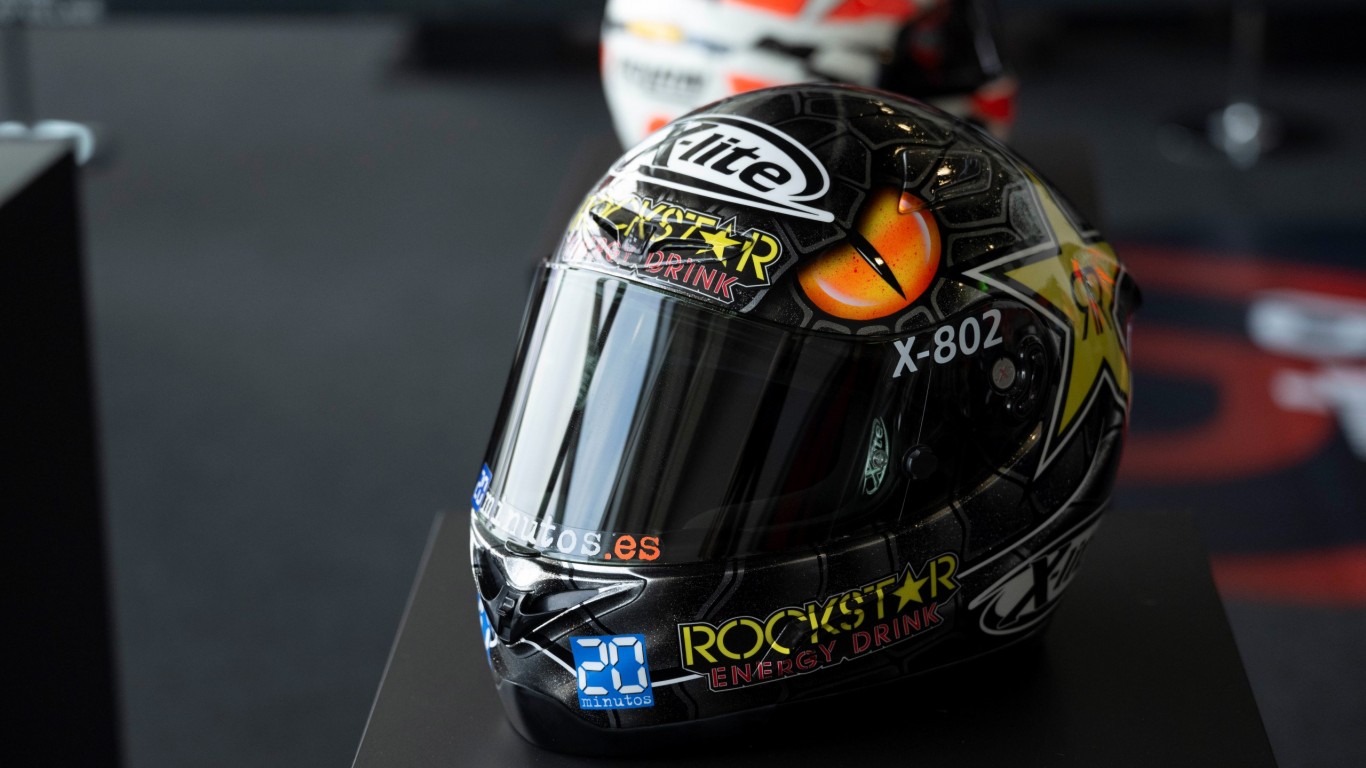 Making-MotoGP-History-Nolan-Helmets-13