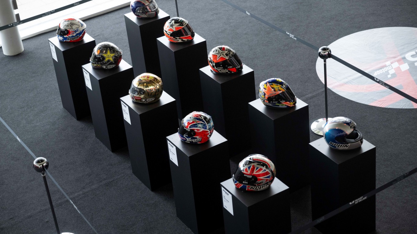 Making-MotoGP-History-Nolan-Helmets-5