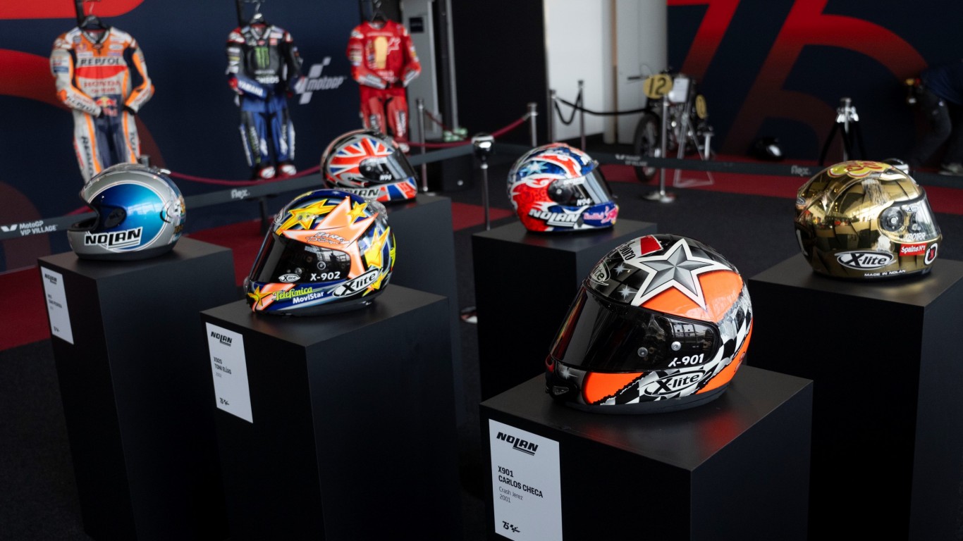 Making-MotoGP-History-Nolan-Helmets-7