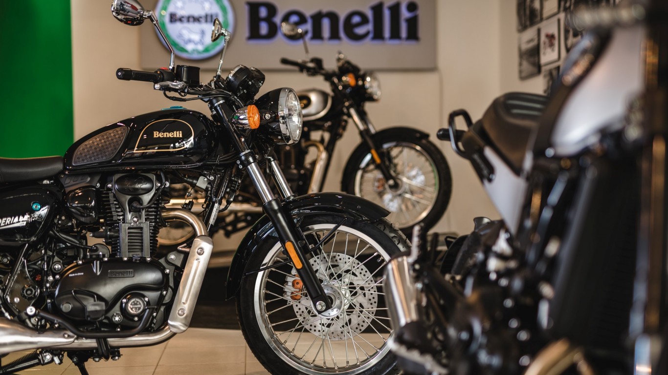 Benelli-Showroom-12