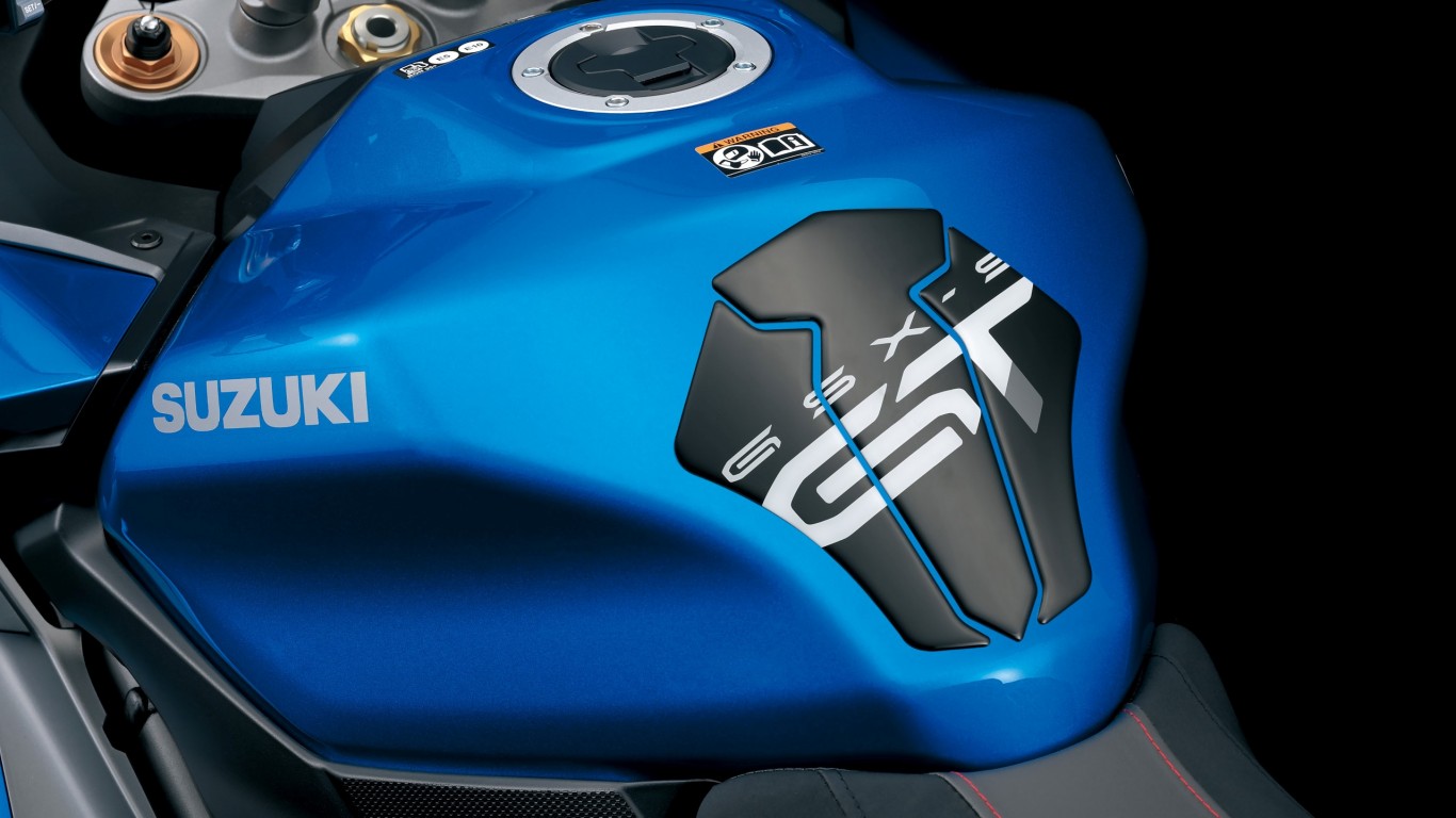 GSX-S1000GT_M2_FuelTankPadC