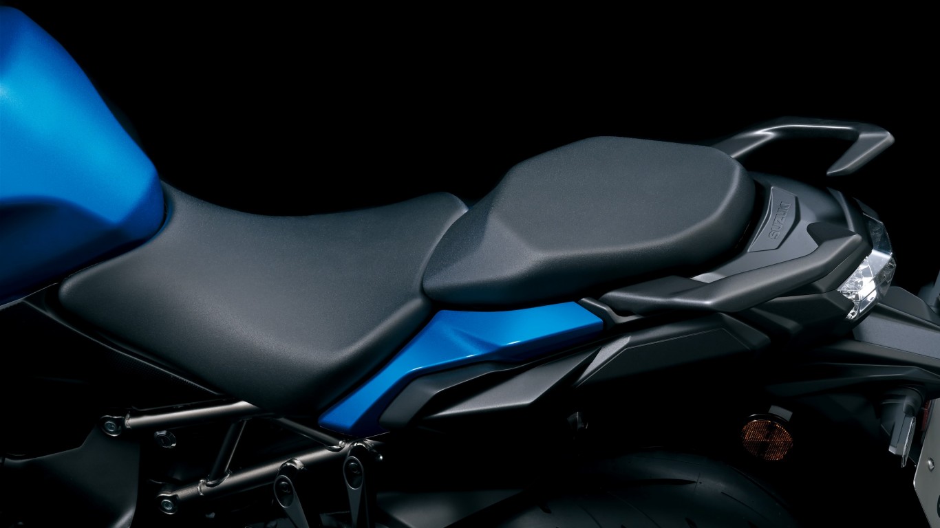 GSX-S1000GT_M2_Seat