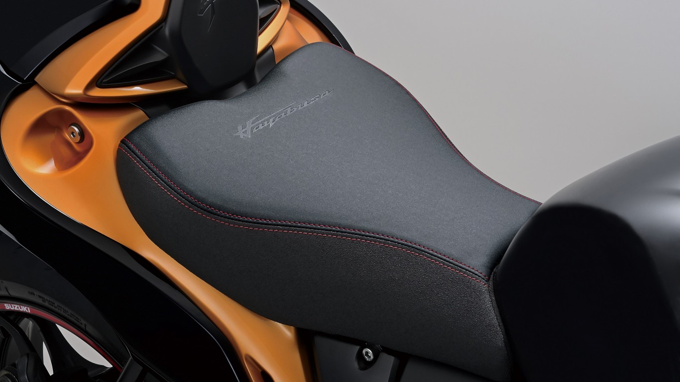 HAYABUSA_-_Color_seat