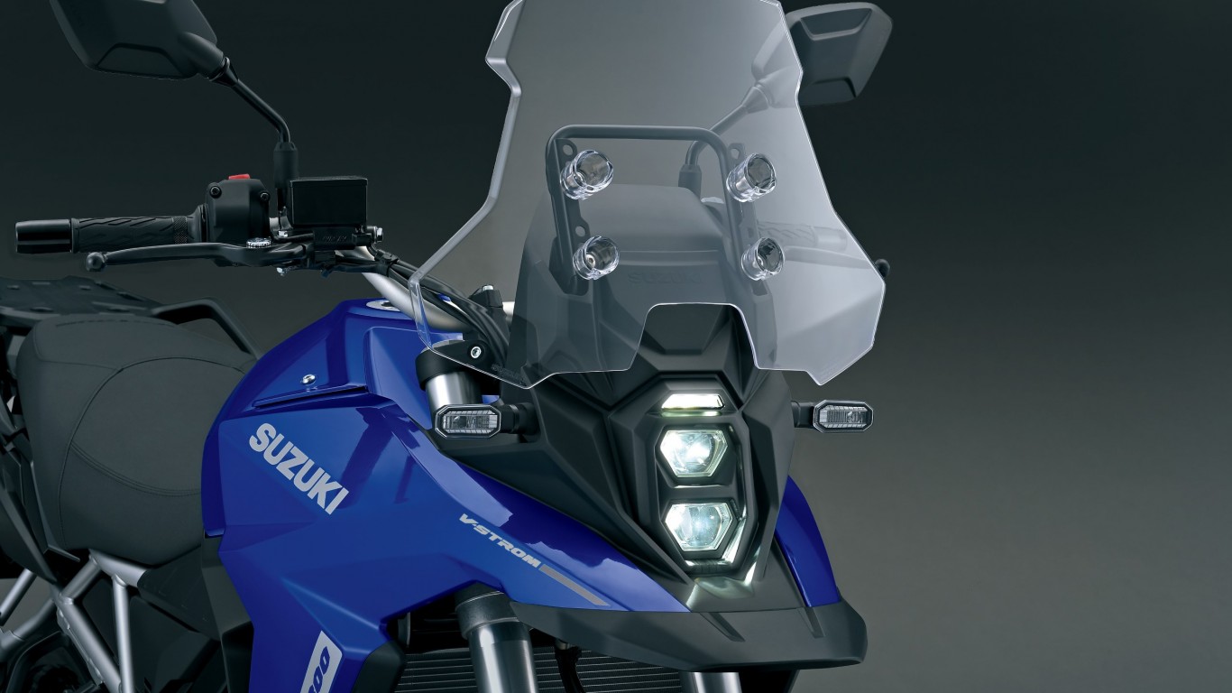 V-STROM_800SE_head_light_high