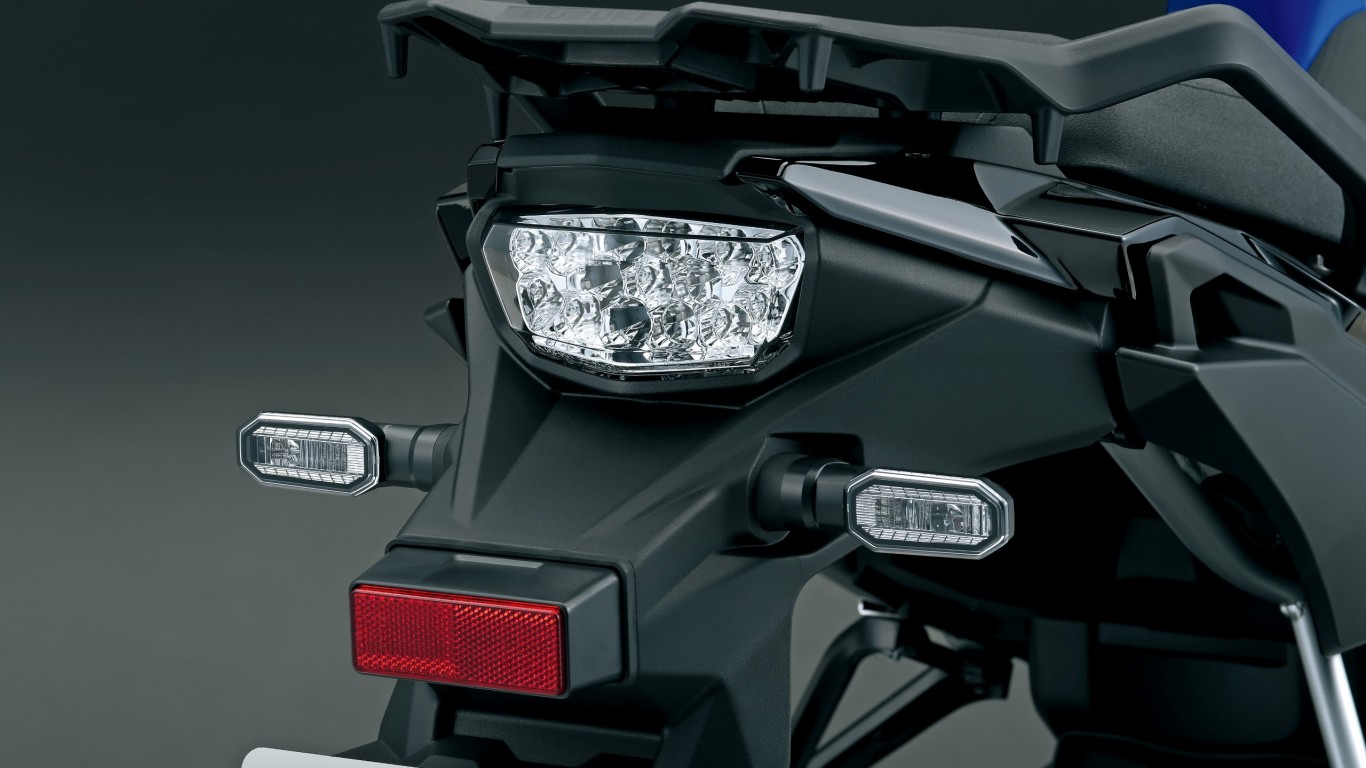 V-STROM_800SE_rear_combination_light_off