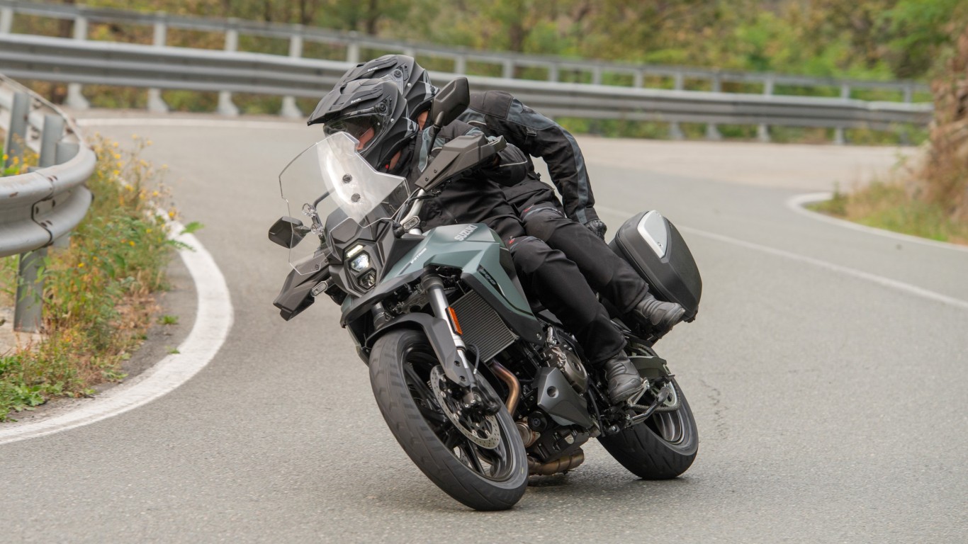 Suzuki_V-Strom_800SE__1_