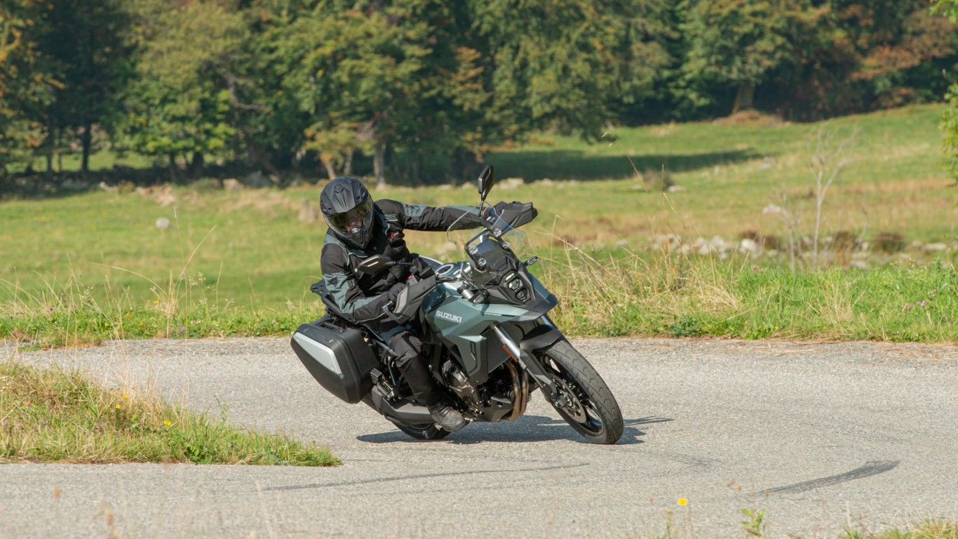 Suzuki_V-Strom_800SE__34_