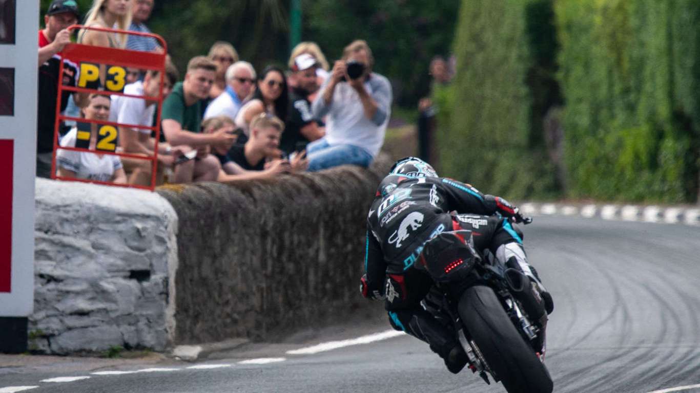 PACEMAKER, BELFAST, 4/6/2018: Michael Dunlop (MD Racing BMW) at Union Mills during the Superstock TT at TT2018.
PICTURE BY TONY GOLDSMITH