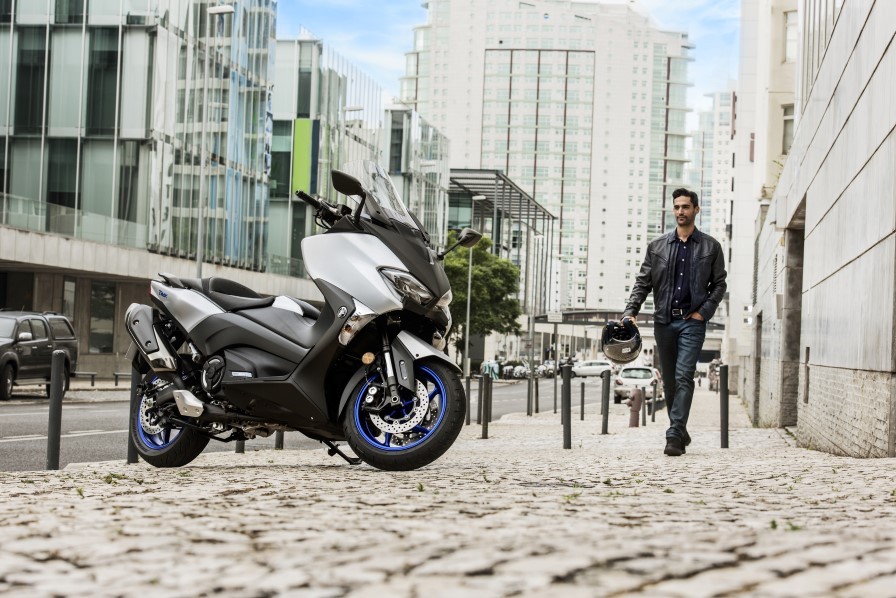 Yamaha_TMAX_SX_2