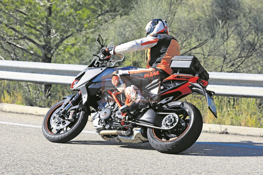 ktm-1290-super-duke-3