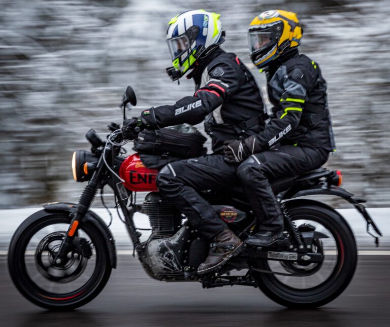 Alike Alpes e Gavia, completo moto all season da Wheelup